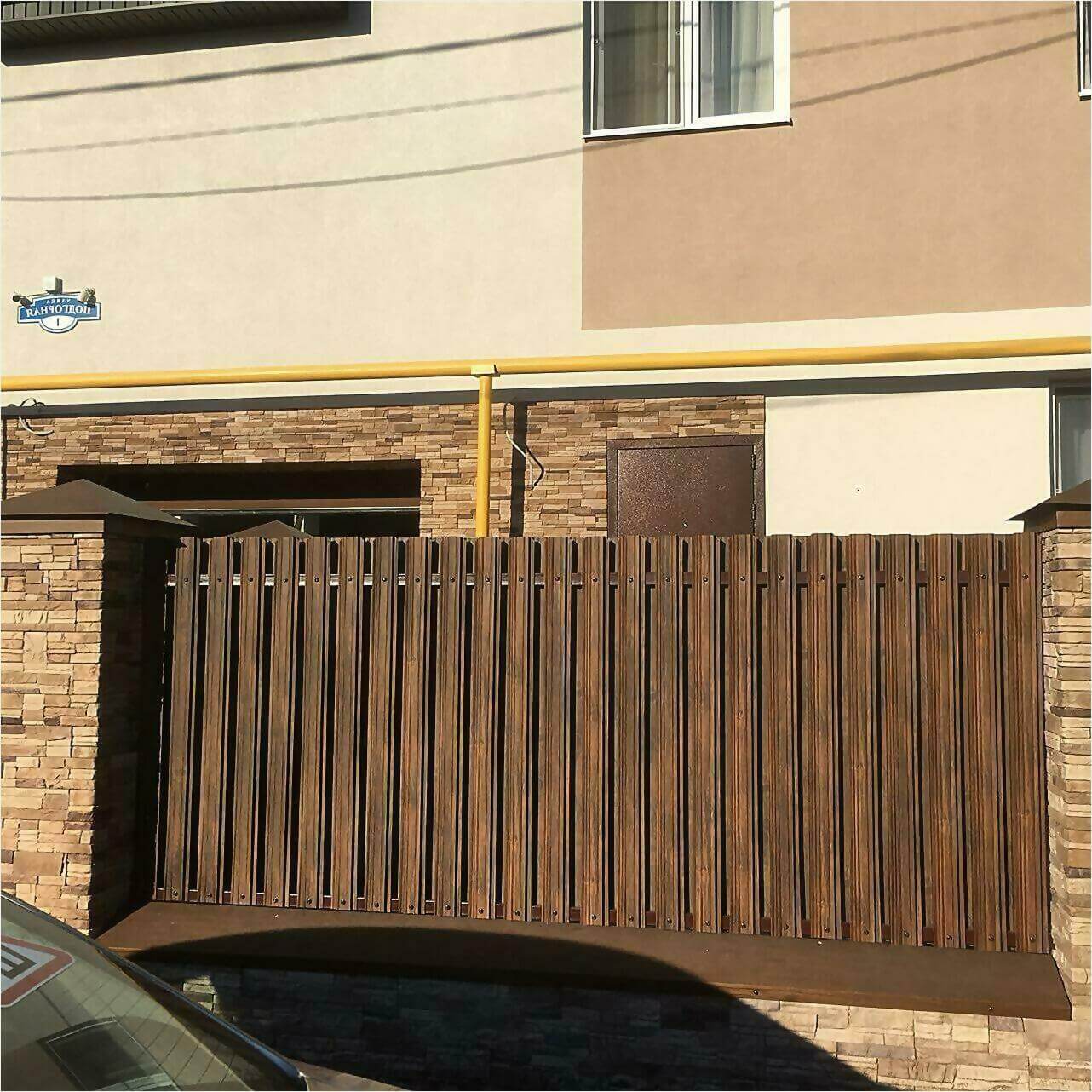 забор из штакетника 70м каштан фото2 в Рыбинске