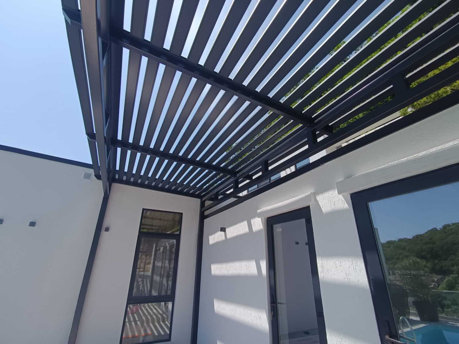 пергола из металлического планкена RAL7024 серый графит фото4 в Рыбинске