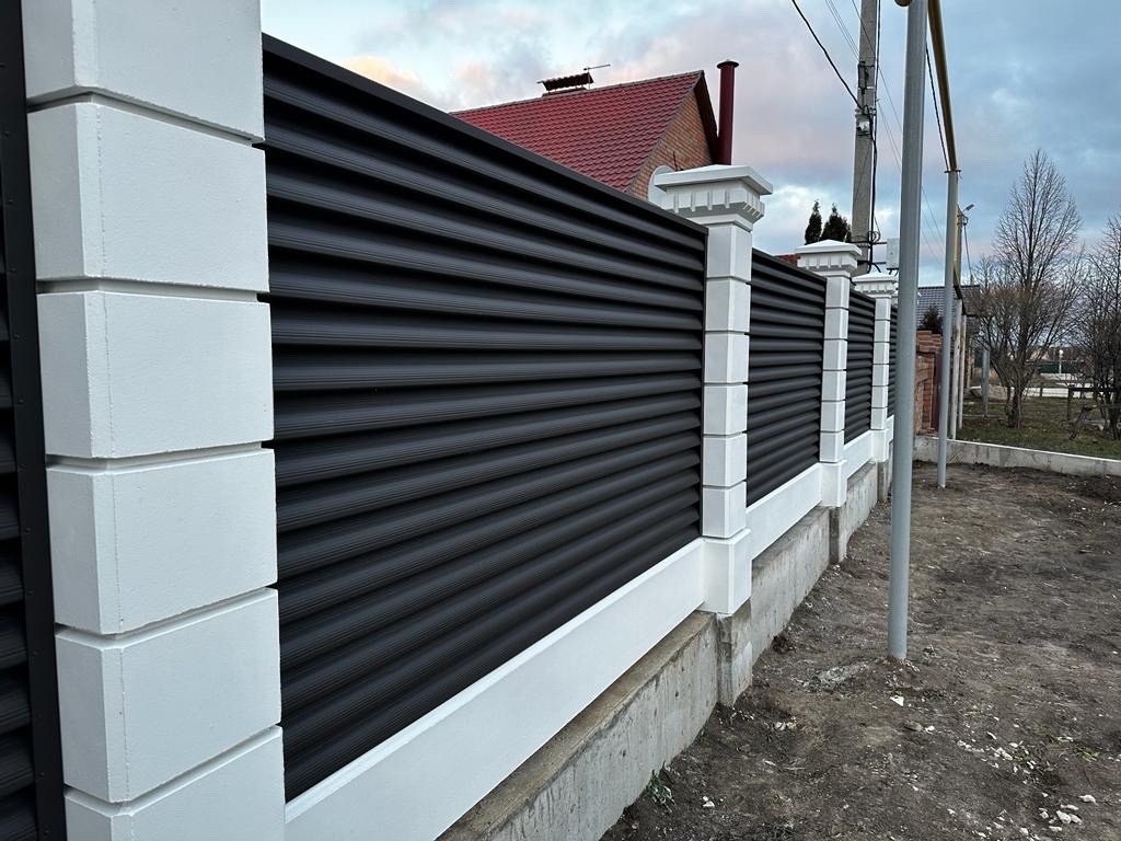 Забор из ламелей Еврожалюзи 35м RAL8019/8019 Темный Шоколад двусторонний MATTE в Рыбинске
