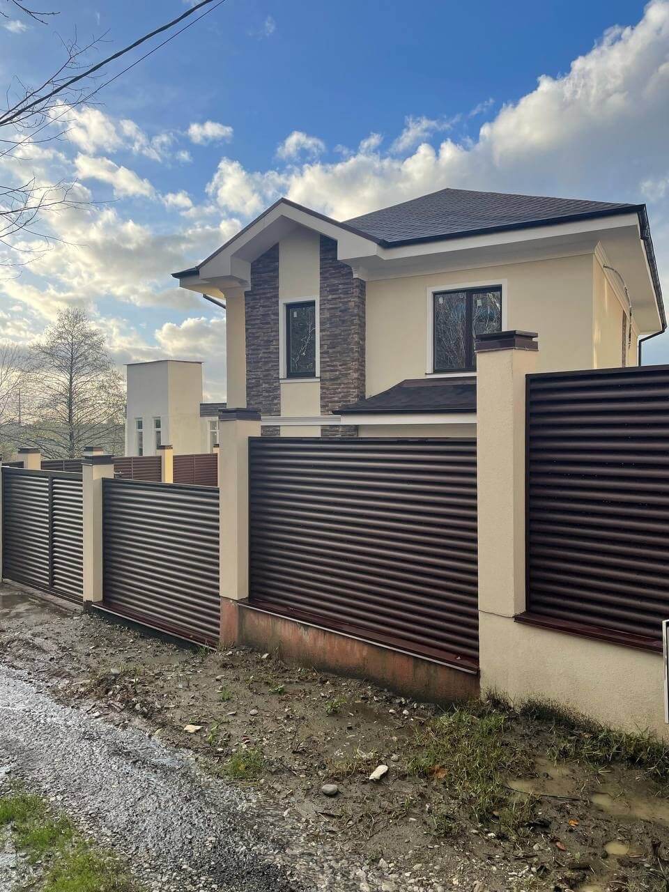 Забор из ламелей еврожалюзи 52м RAL8017/8017 Шоколад двусторонний МАТТЕ в Рыбинске