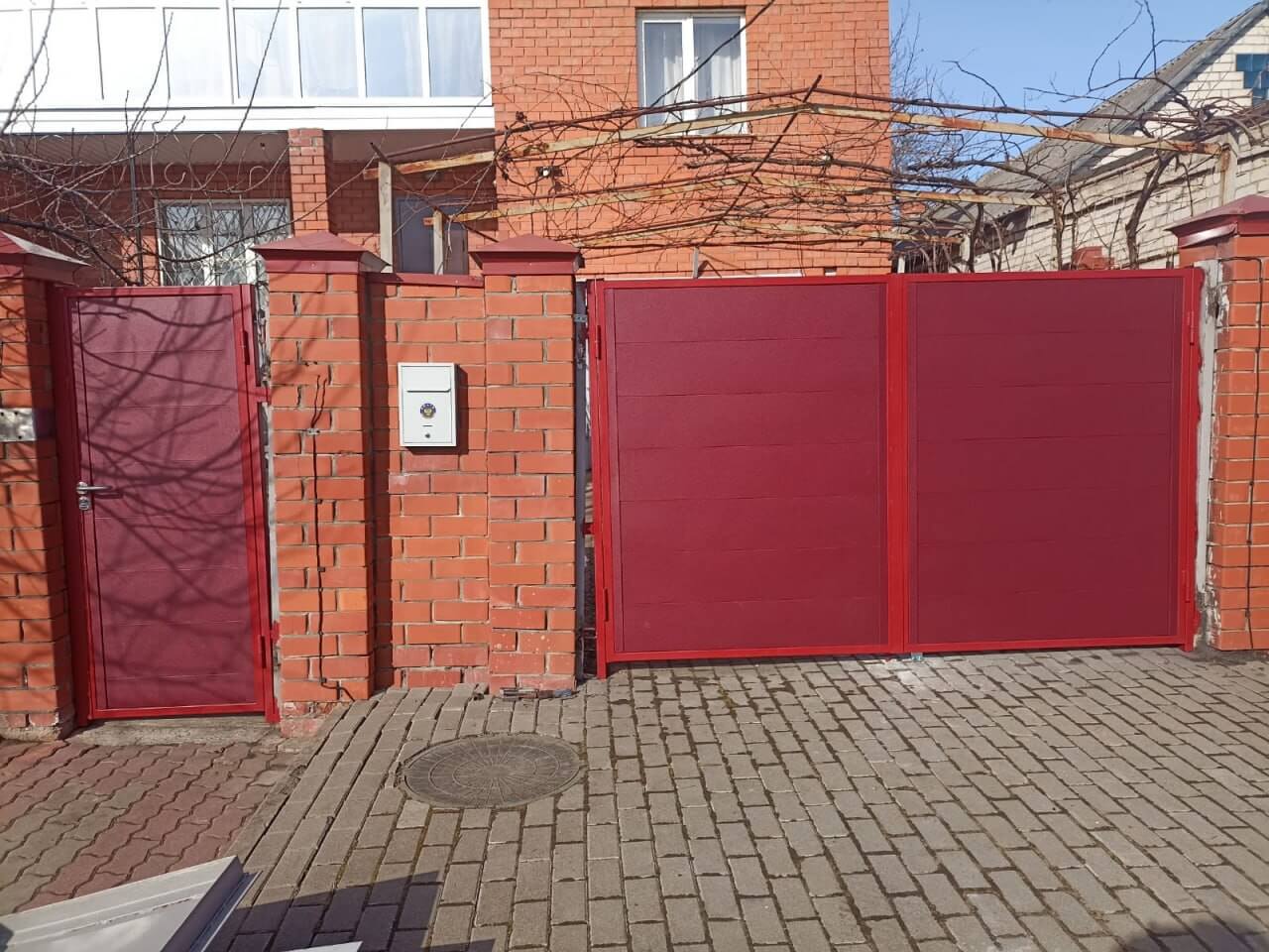 Ворота и калитка из металлопланкена 4м RAL3005 Красное Вино, Стальной Бархат в Рыбинске