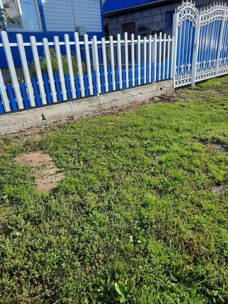 Забор из евроштакетника 14м RAL9003 Белый, RAL5005 Синий Сигнал фото 3 в Рыбинске