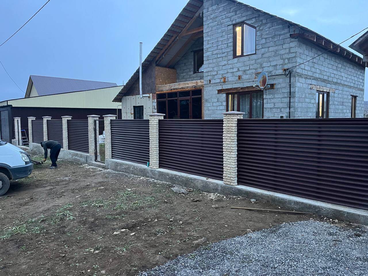 Забор-жалюзи из ламелей ЭКО-Z 18м RAL8017/8017 Шоколад двусторонний фото 7 в Рыбинске