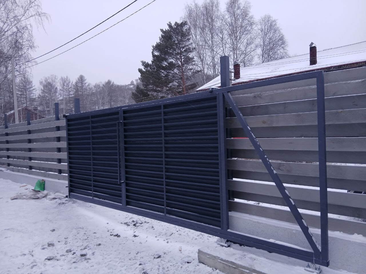 Входная группа из ламелей Хай-Тек RAL7024/7024 Серый Графит двусторонний МАТТЕ фото 4 в Рыбинске