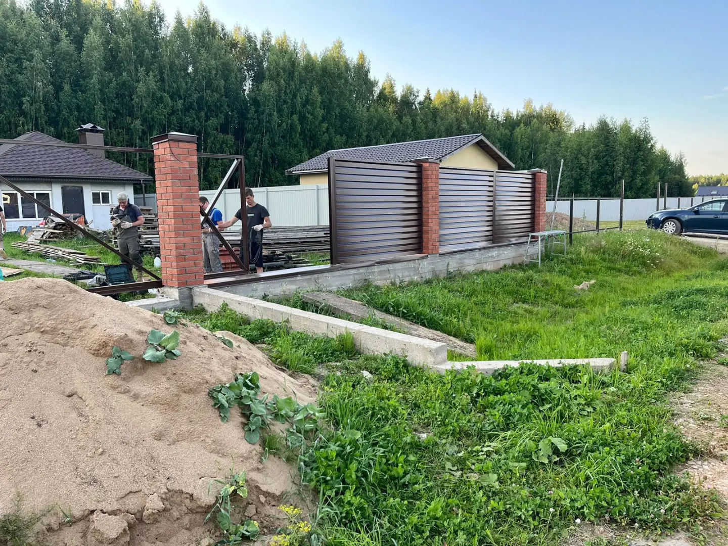 Забор-жалюзи из ламелей Хай-Тек 26м RAL8017/8017 Шоколад двусторонний фото 3 в Рыбинске